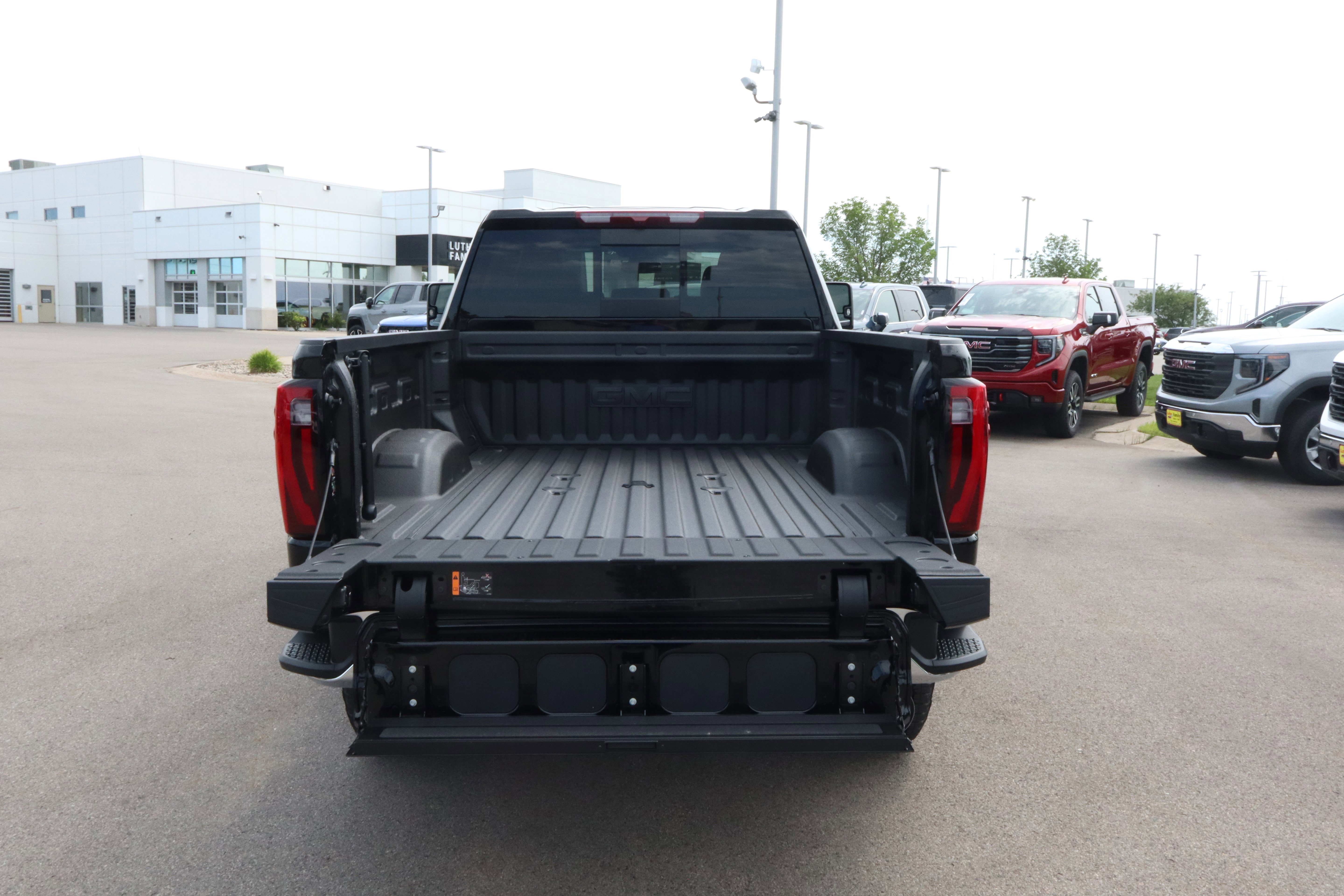 New 2025 GMC Sierra 3500 SLT w/ SLT Premium Package image 16