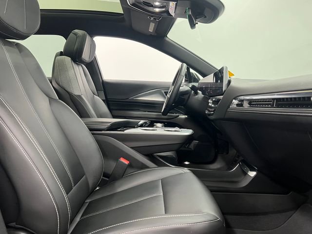 Used 2024 Cadillac Lyriq Tech RWD image 28