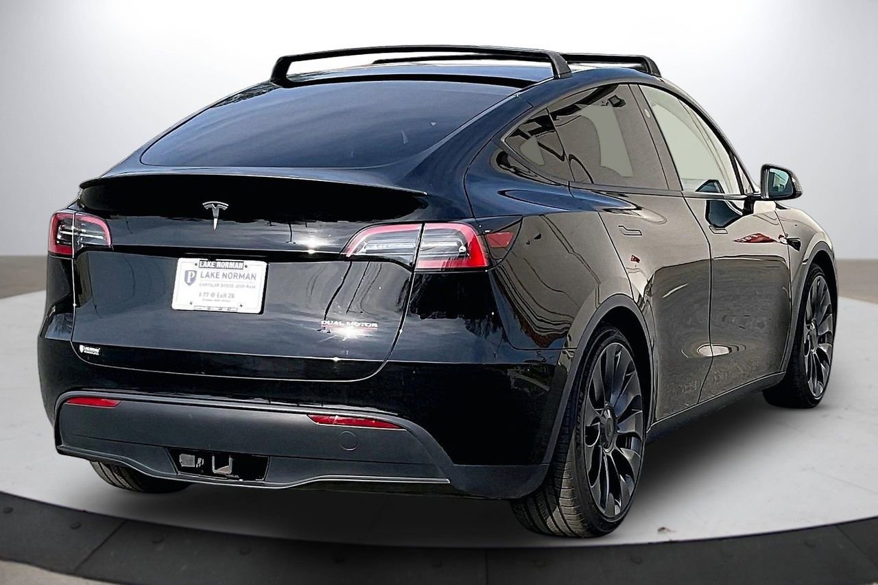 Used 2023 Tesla Model Y Performance image 9