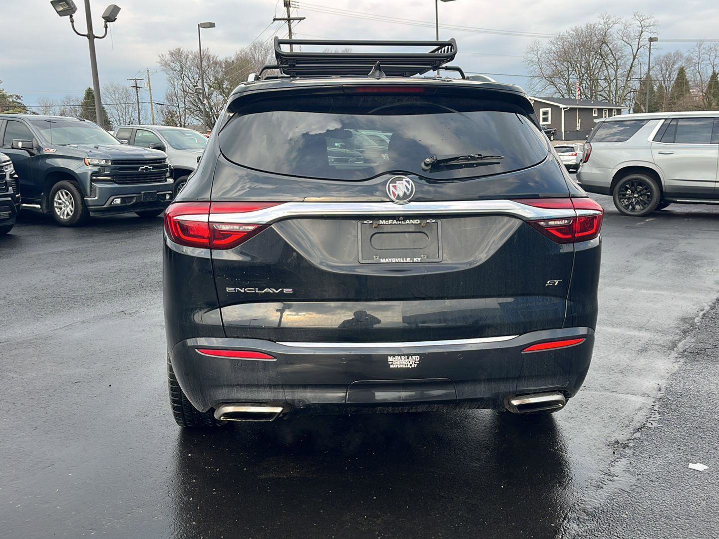 Used 2020 Buick Enclave Essence w/ Sport Touring Edition FWD image 4