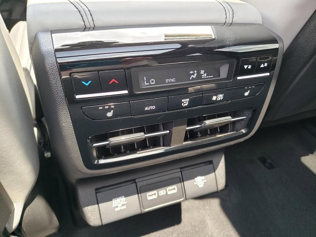 Used 2022 Acura MDX SH-AWD w/ Advance Package image 12