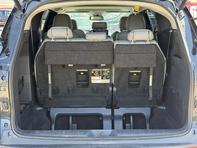 Used 2025 Toyota Sienna XLE FWD image 35