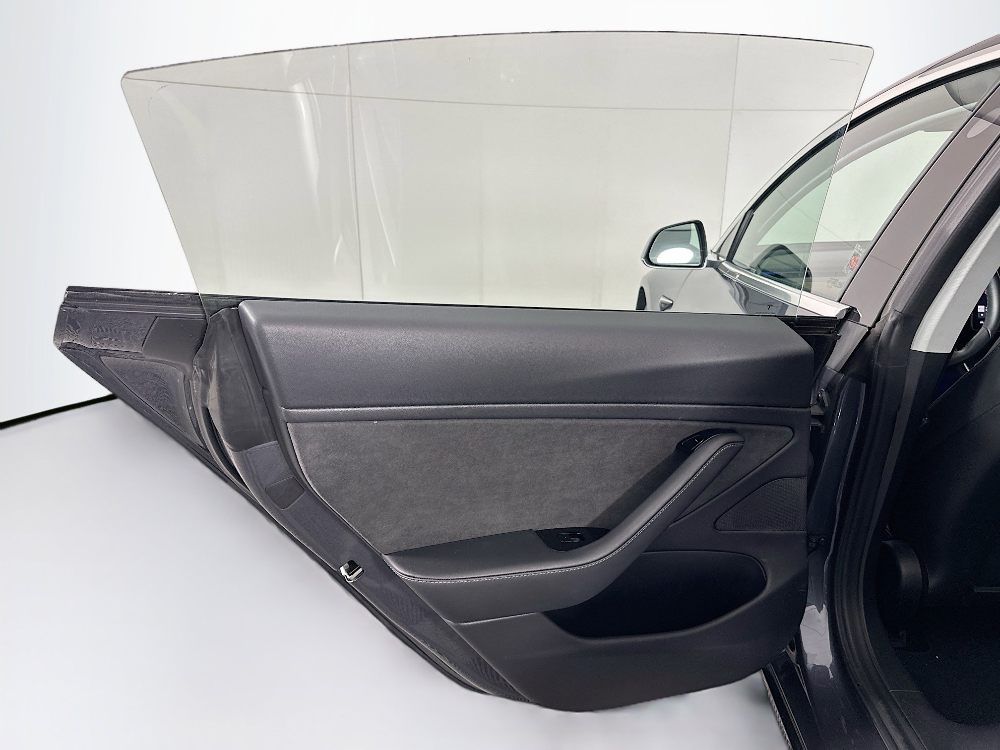 Used 2018 Tesla Model 3 Mid Range image 23