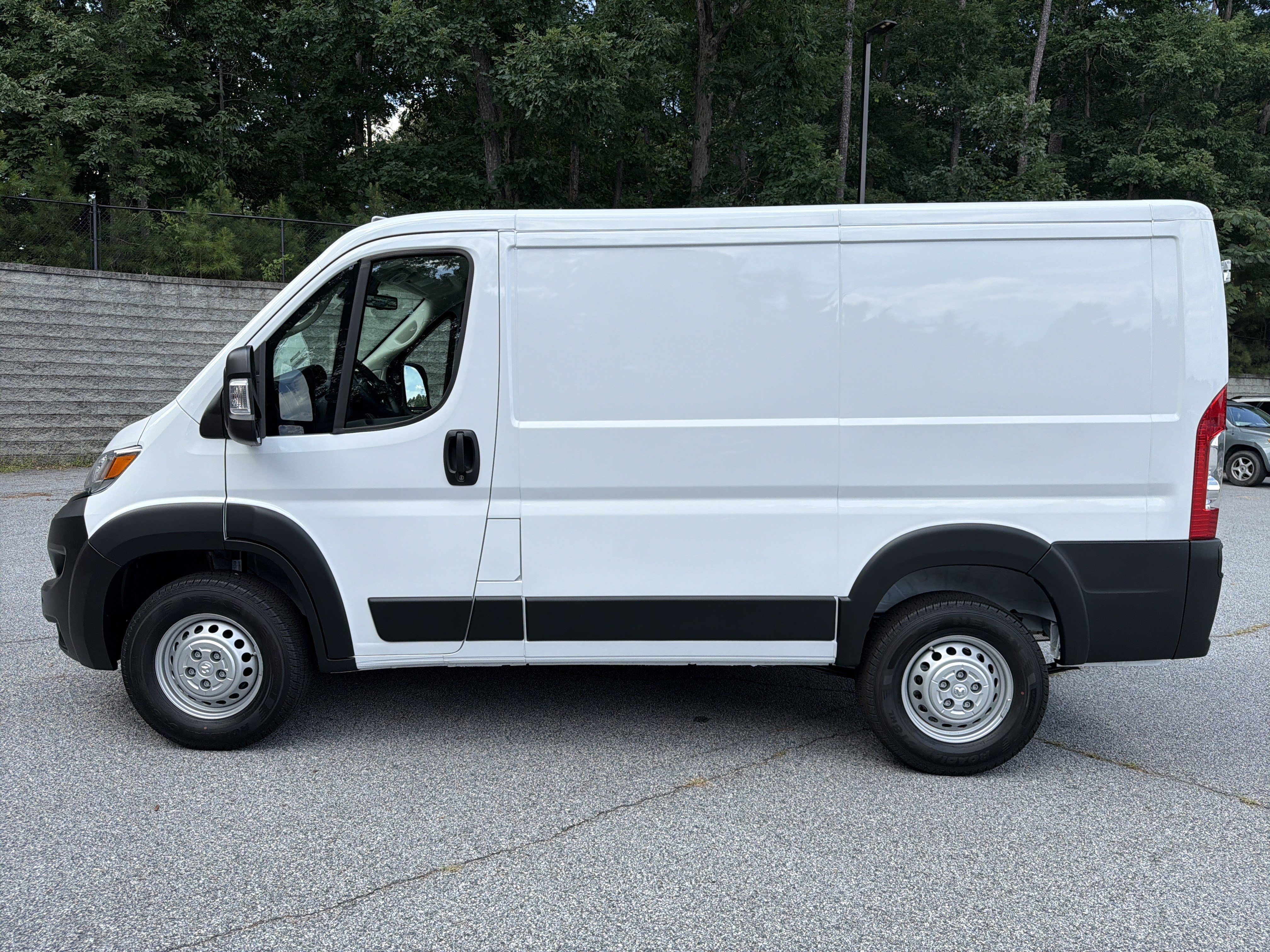 New 2026 RAM ProMaster 1500 w/ Safety Group FWD image 4