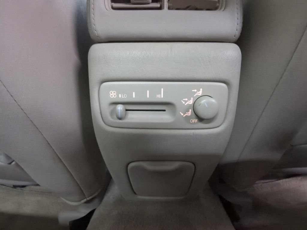 Used 2000 Cadillac Seville STS w/ Convenience Pkg FWD image 24