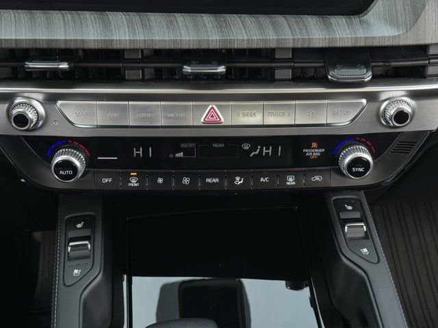 Used 2025 Kia Telluride EX w/ EX Captain's Chair Package FWD image 19
