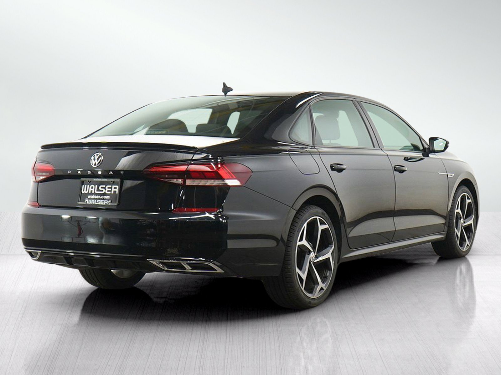 Used 2022 Volkswagen Passat 2.0T R-Line FWD image 5