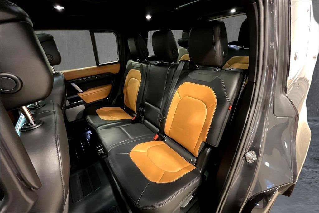 Used 2023 Land Rover Defender 130 X-Dynamic SE image 22