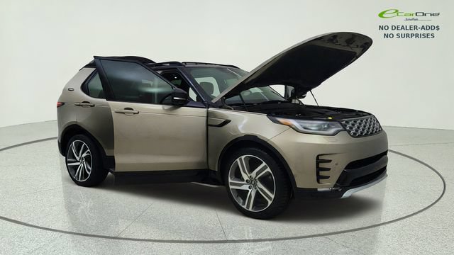 Used 2024 Land Rover Discovery Metropolitan Edition AWD/4WD image 12