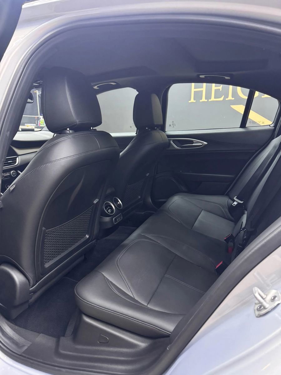 Used 2024 Alfa Romeo Giulia Ti RWD image 3