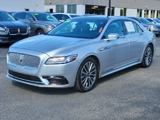Used 2018 Lincoln Continental Select w/ Continental Climate Package AWD/4WD image 2