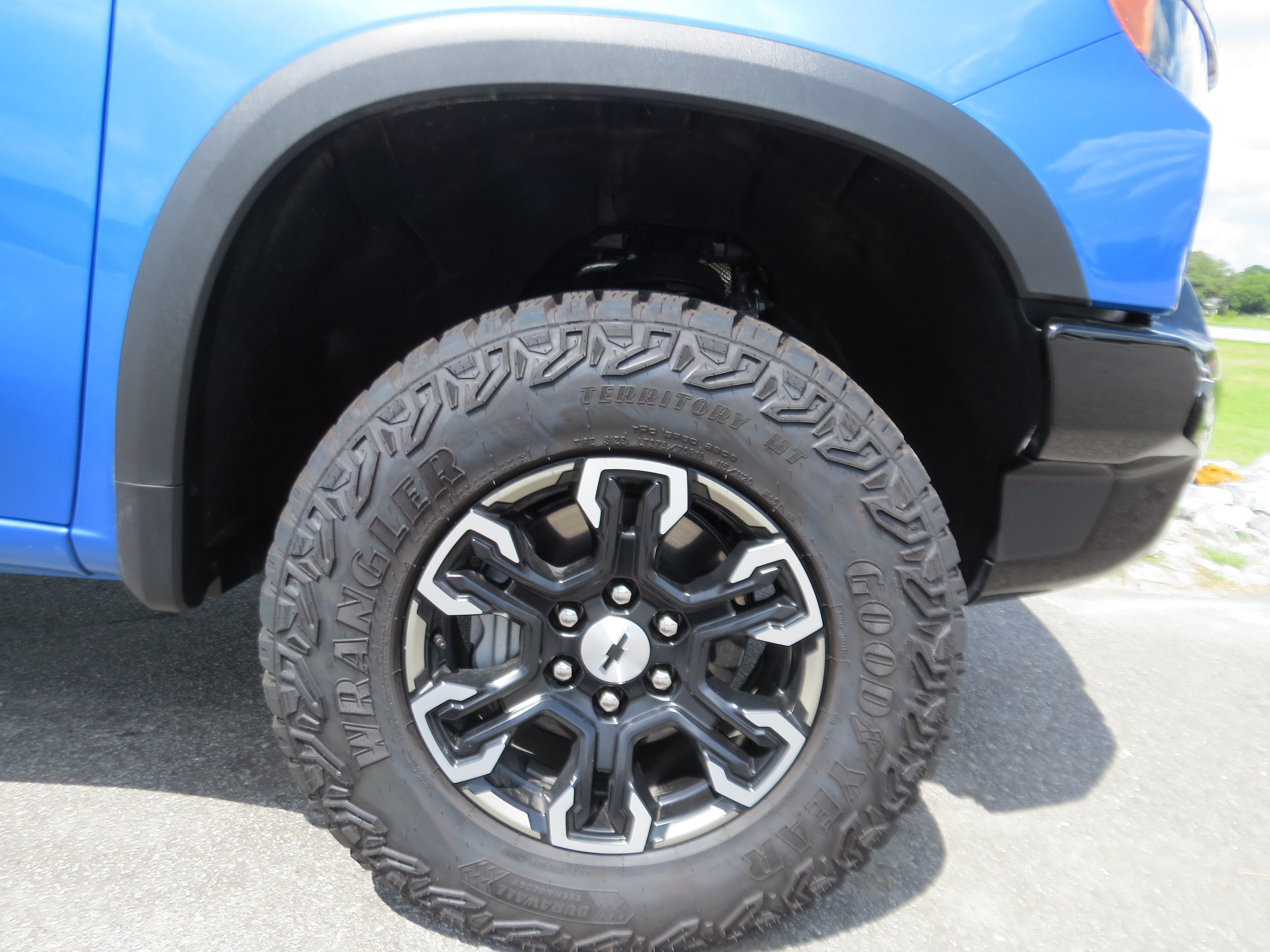Used 2026 Chevrolet Silverado 1500 ZR2 AWD/4WD image 10