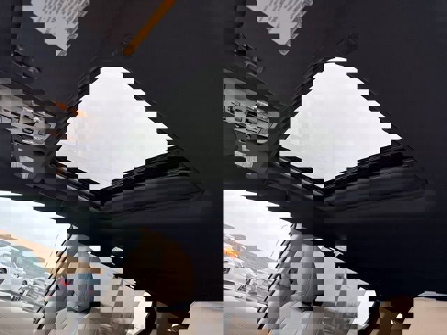 Certified 2024 Toyota Sienna XLE image 29