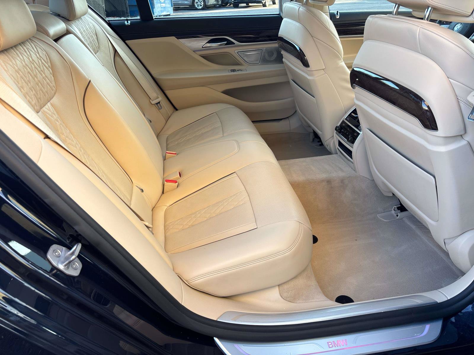 Used 2018 BMW 750i xDrive AWD/4WD image 14