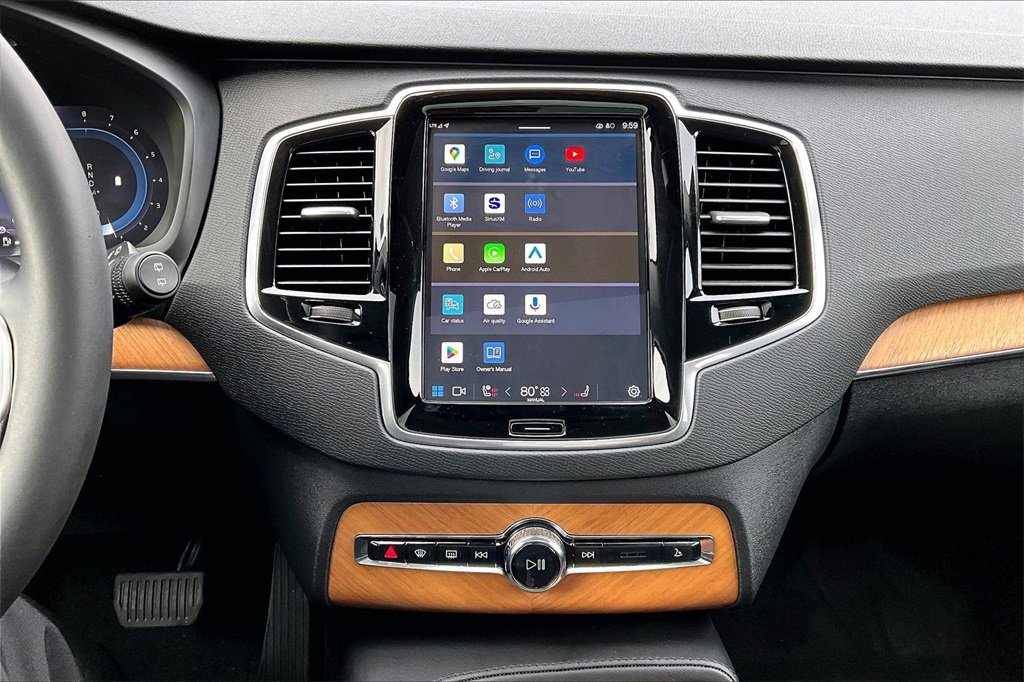 Used 2023 Volvo XC90 B6 Plus image 15