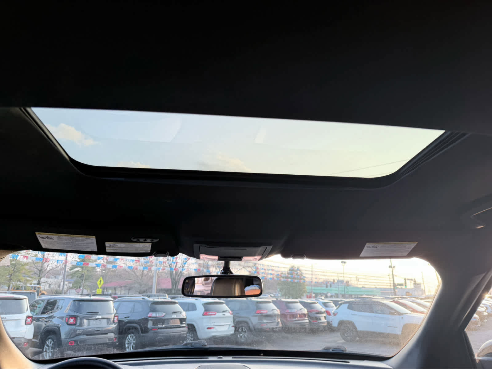 Used 2018 Ford Explorer XLT w/ Equipment Group 202A image 17