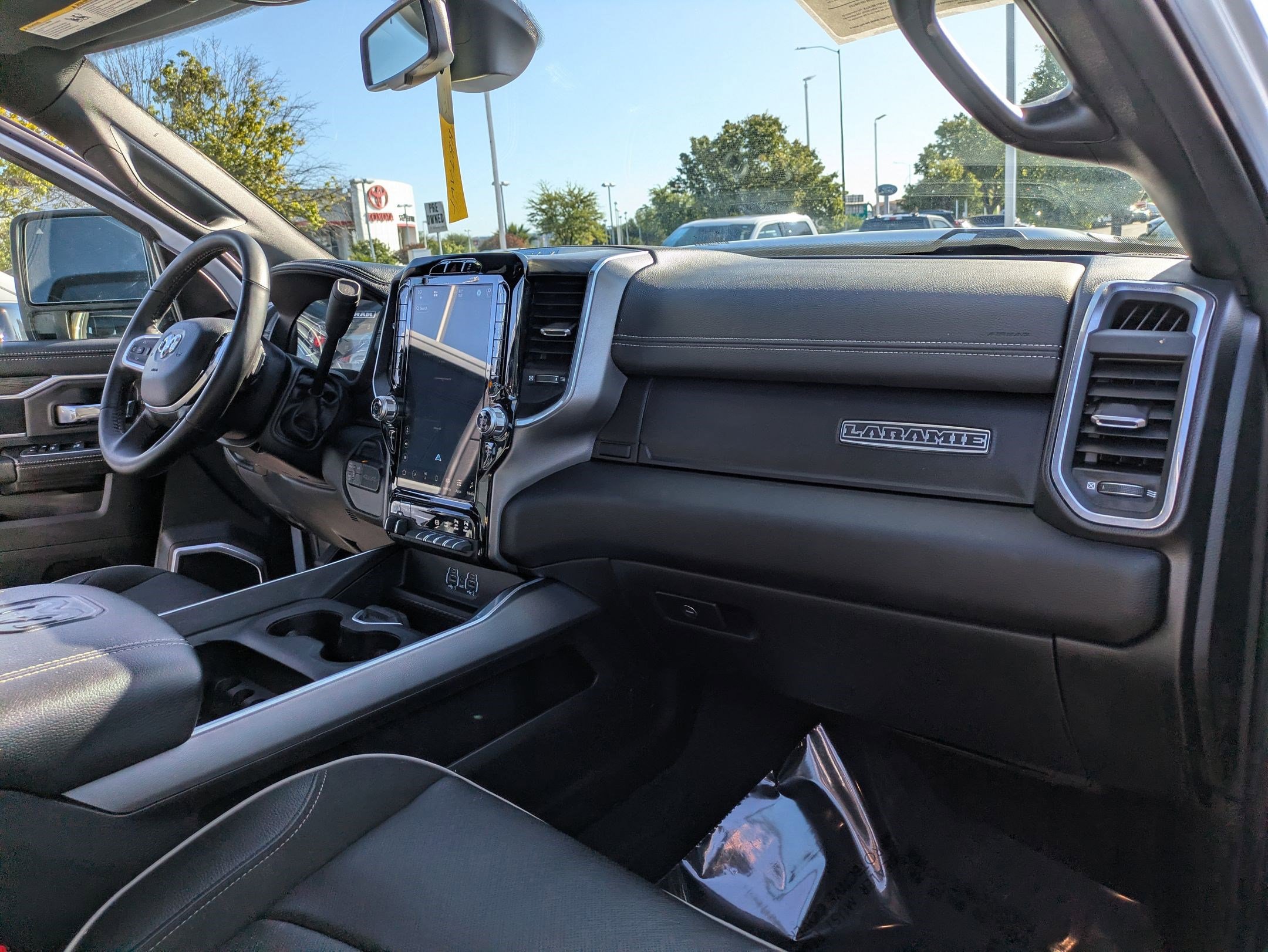 Used 2024 RAM 3500 Laramie w/ Sport Appearance Package AWD/4WD image 34