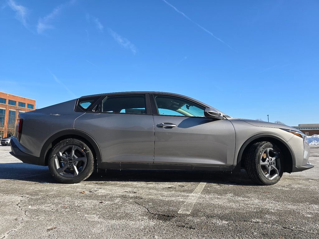 New 2025 Kia K4 LXS image 15