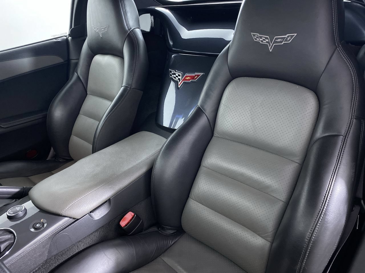 Used 2009 Chevrolet Corvette Convertible w/ Preferred Equipment Group RWD image 9