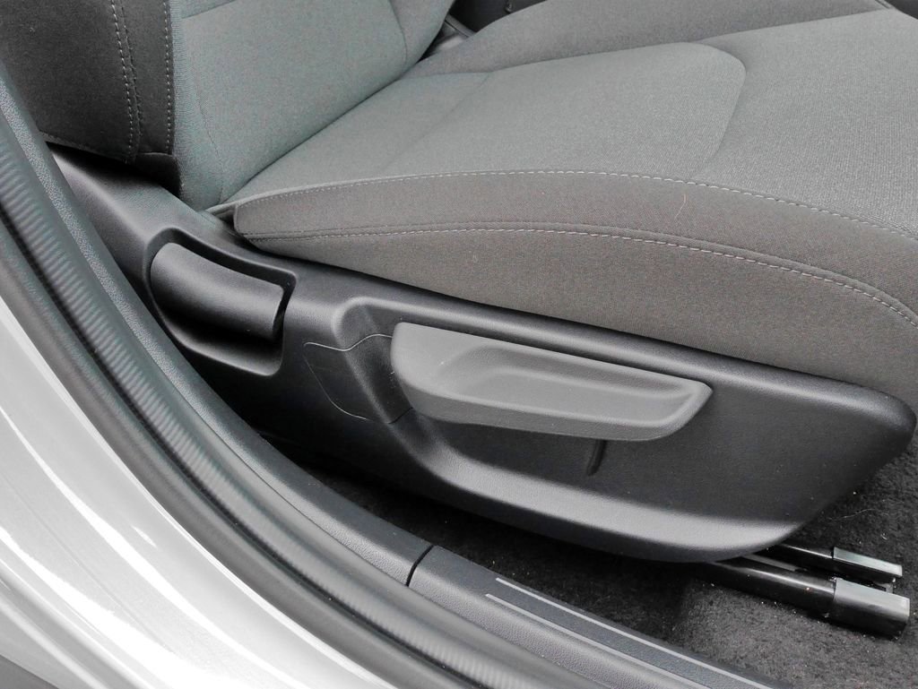 Used 2025 Kia K4 LXS image 13