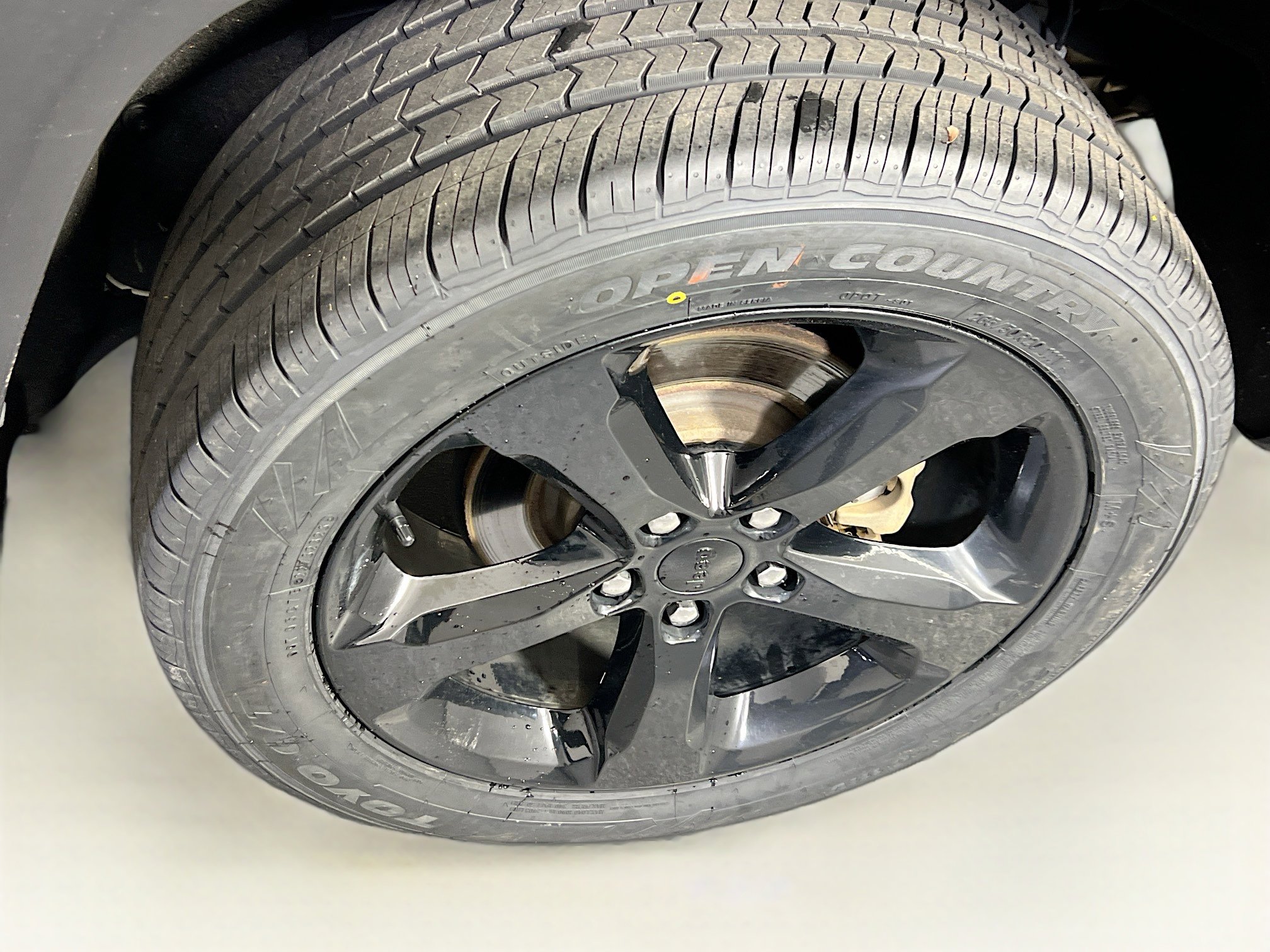 Used 2023 Jeep Grand Cherokee Limited w/ Black Appearance Package image 29