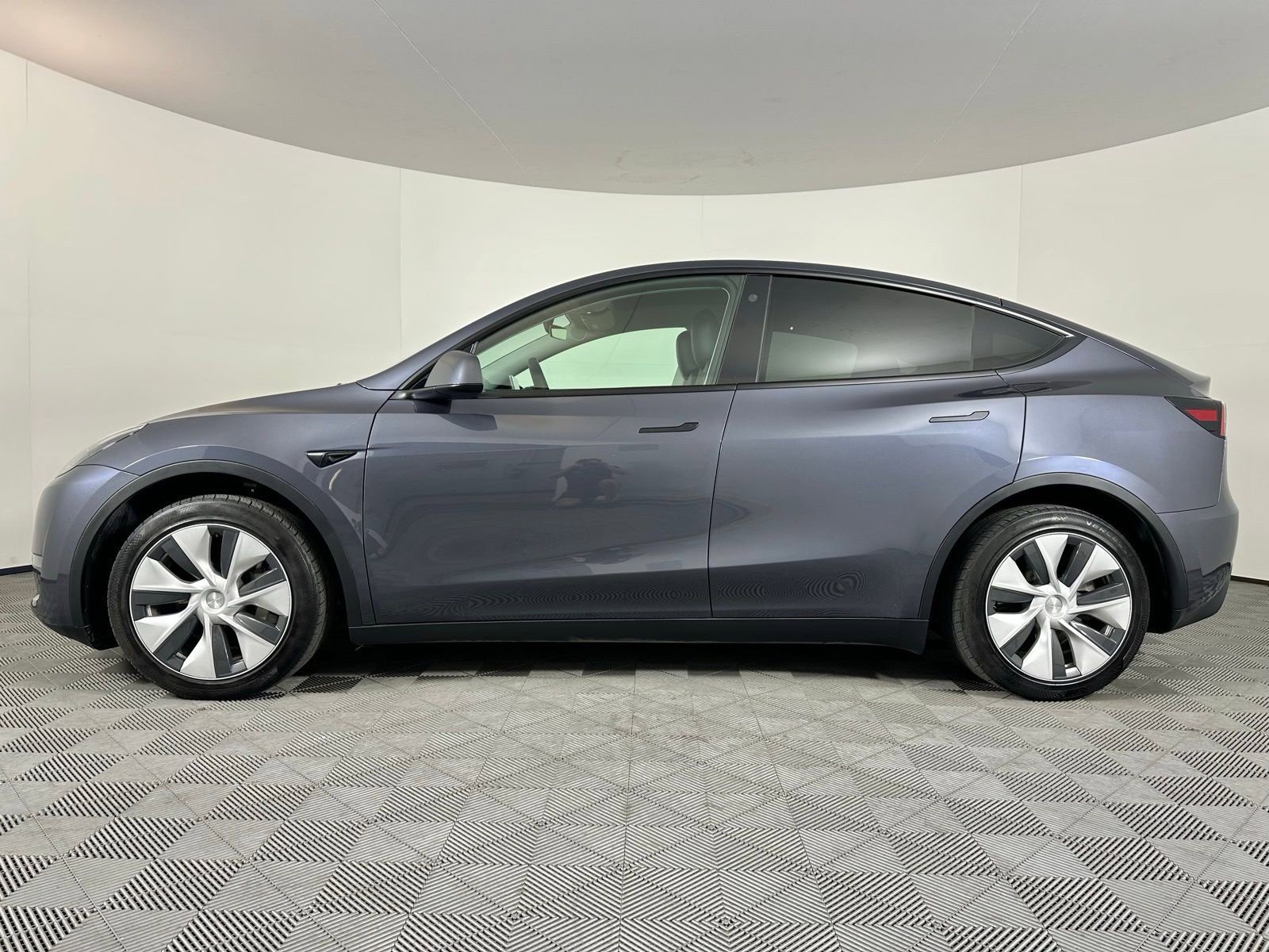 Used 2023 Tesla Model Y Long Range AWD/4WD image 14