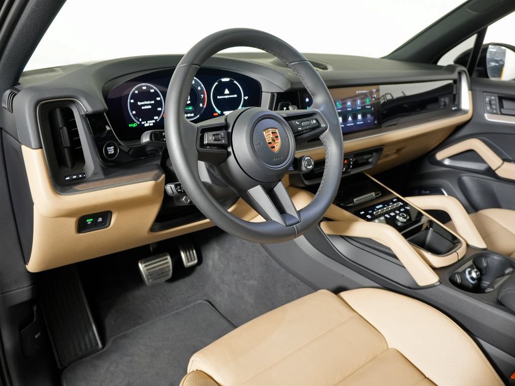 Certified 2026 Porsche Cayenne S w/ Premium Package Plus AWD/4WD image 4