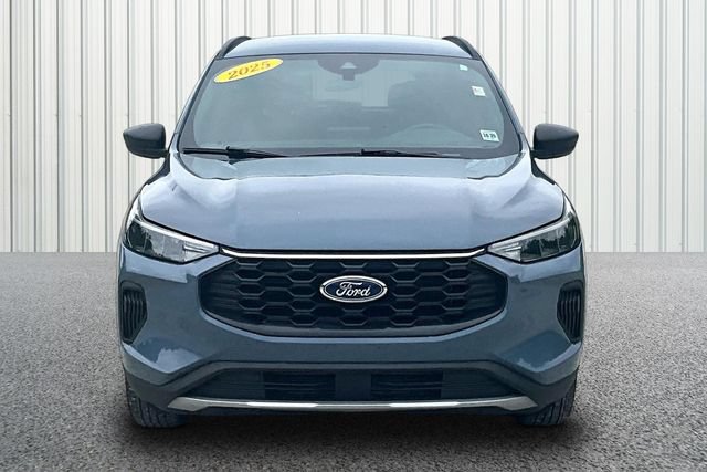 Used 2025 Ford Escape ST-Line AWD/4WD image 3