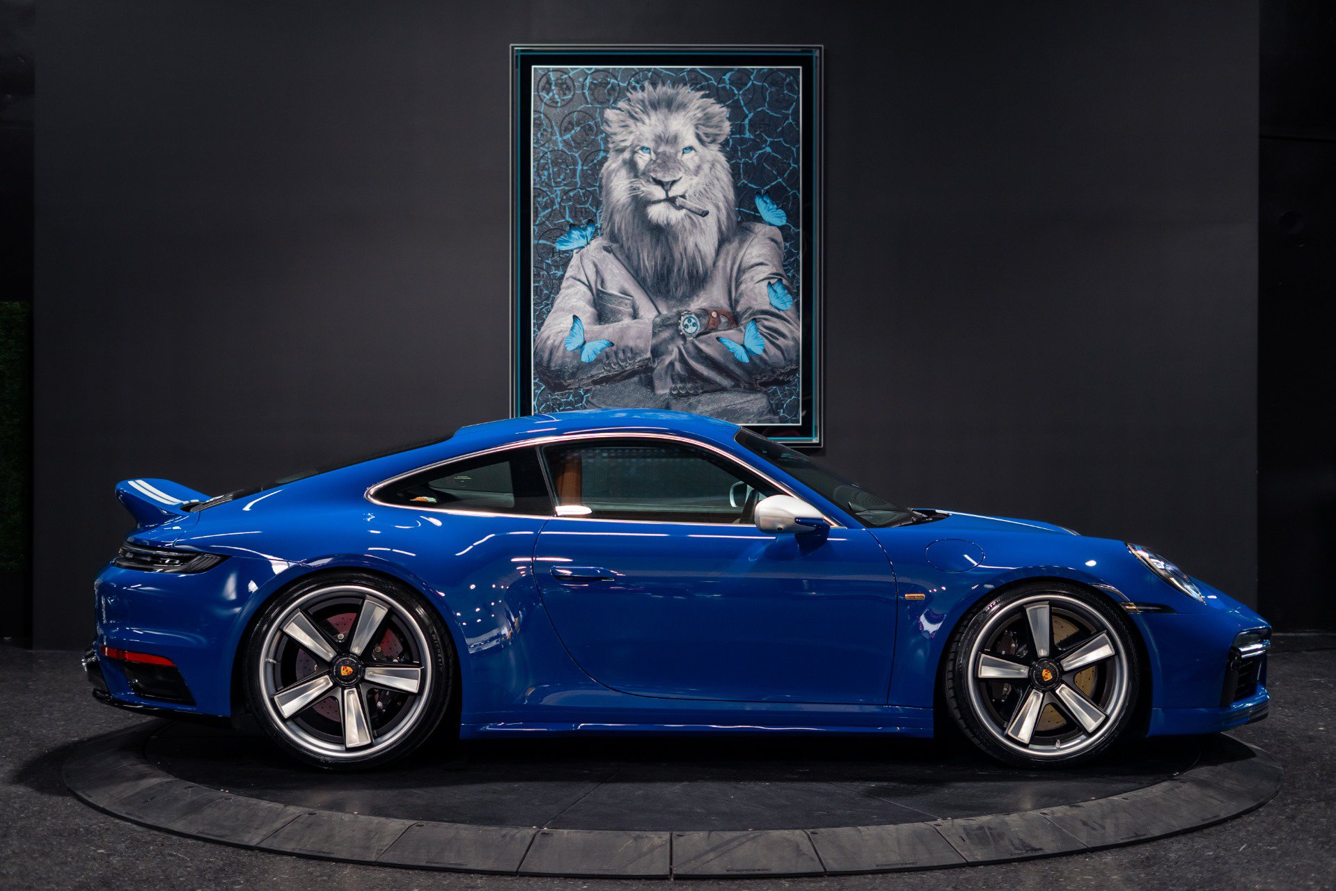 Used 2023 Porsche 911 Sport Classic RWD image 3