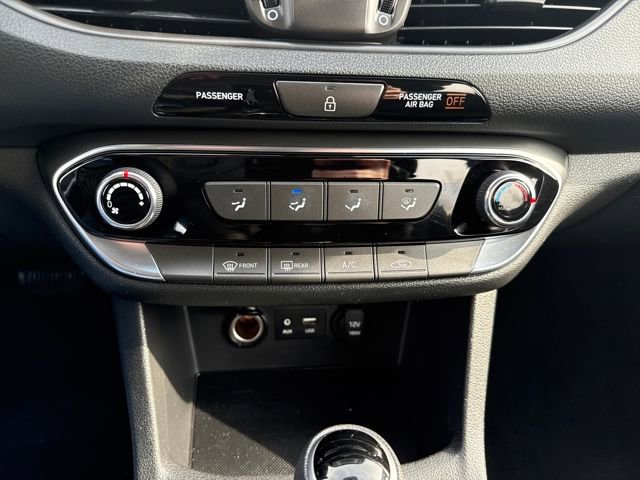 Used 2018 Hyundai Elantra GT image 31