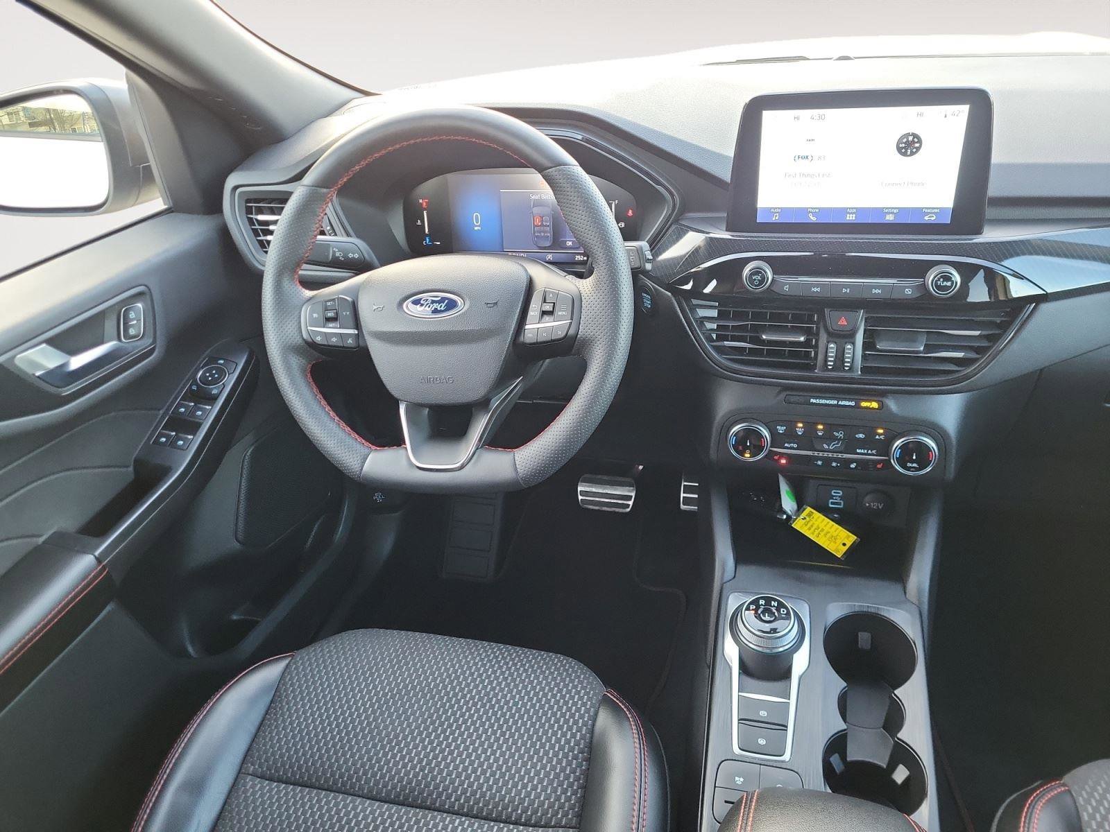 Used 2023 Ford Escape ST-Line image 11