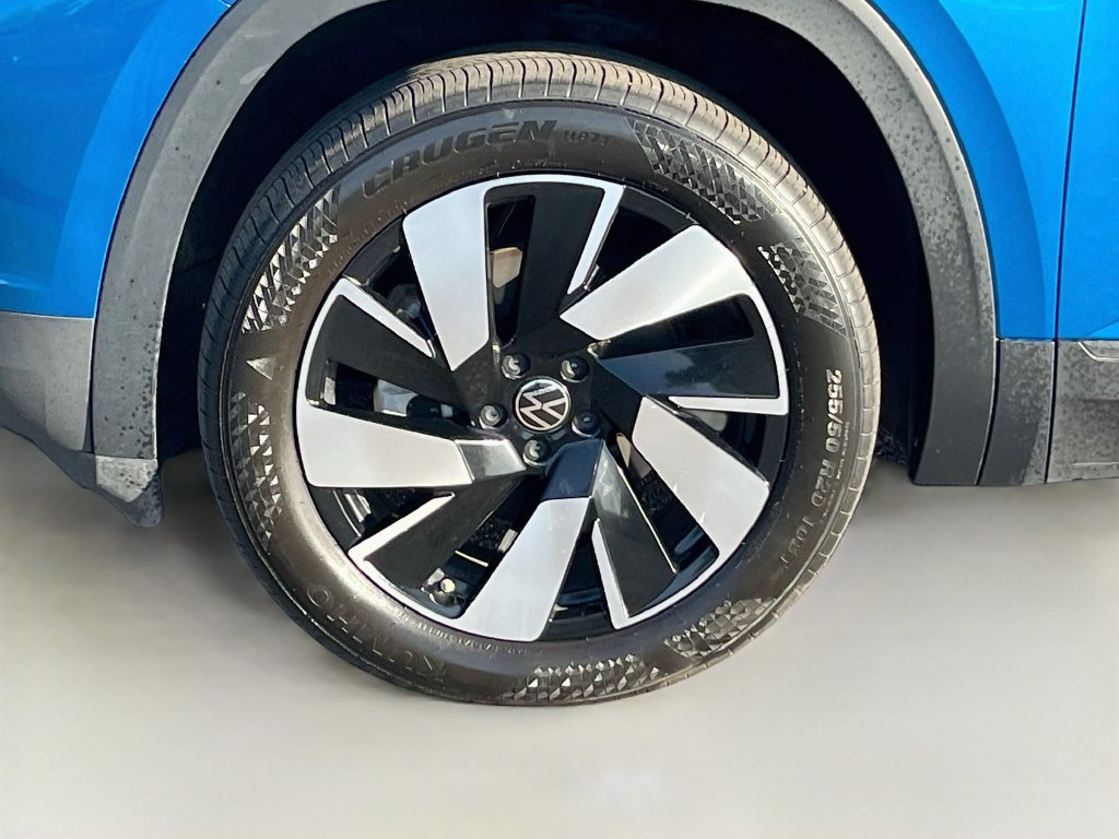 Used 2024 Volkswagen Atlas Cross Sport SE FWD image 31