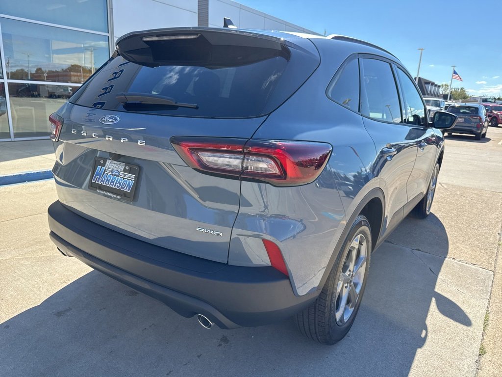 New 2026 Ford Escape ST-Line image 5