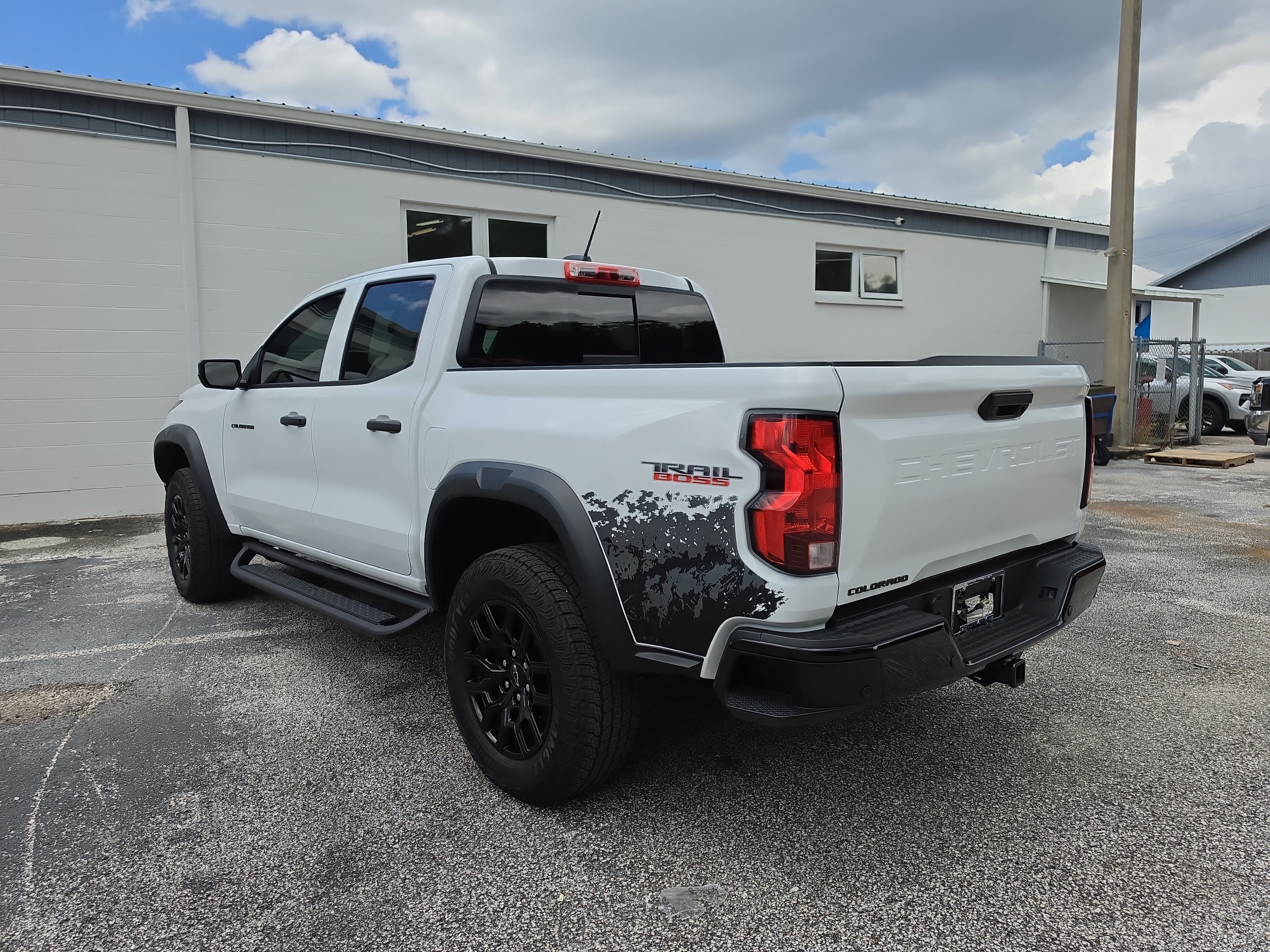 Used 2026 Chevrolet Colorado Trail Boss w/ LPO, Bronce Accent Package AWD/4WD image 5