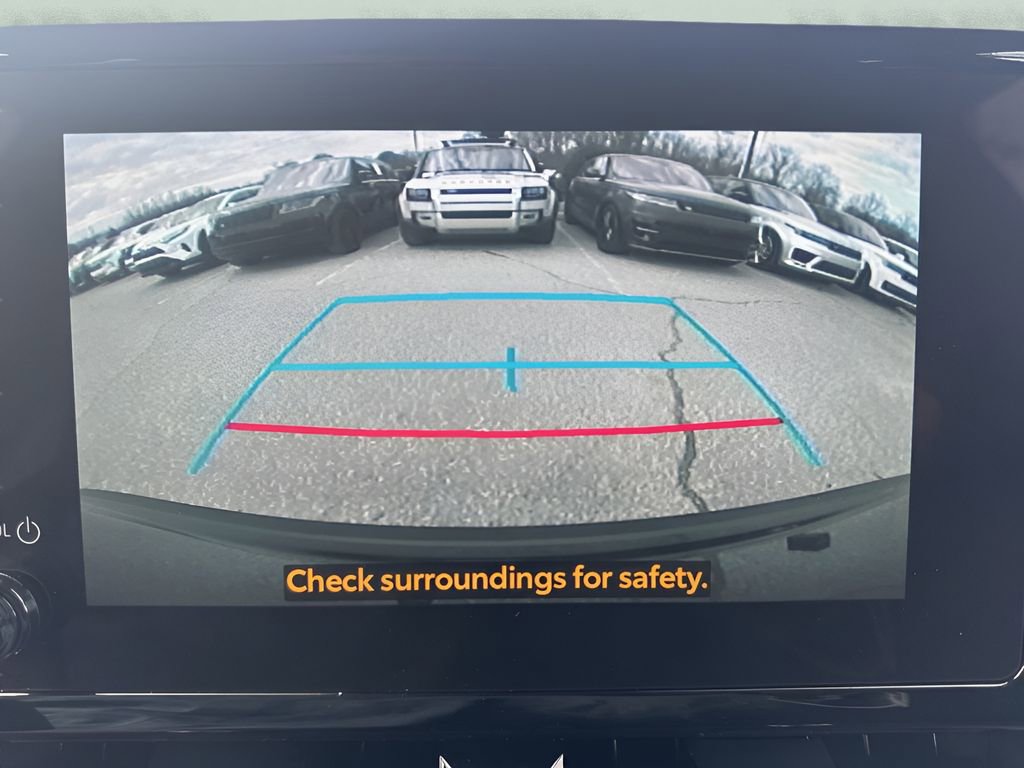 Used 2025 Toyota Corolla Cross LE image 18