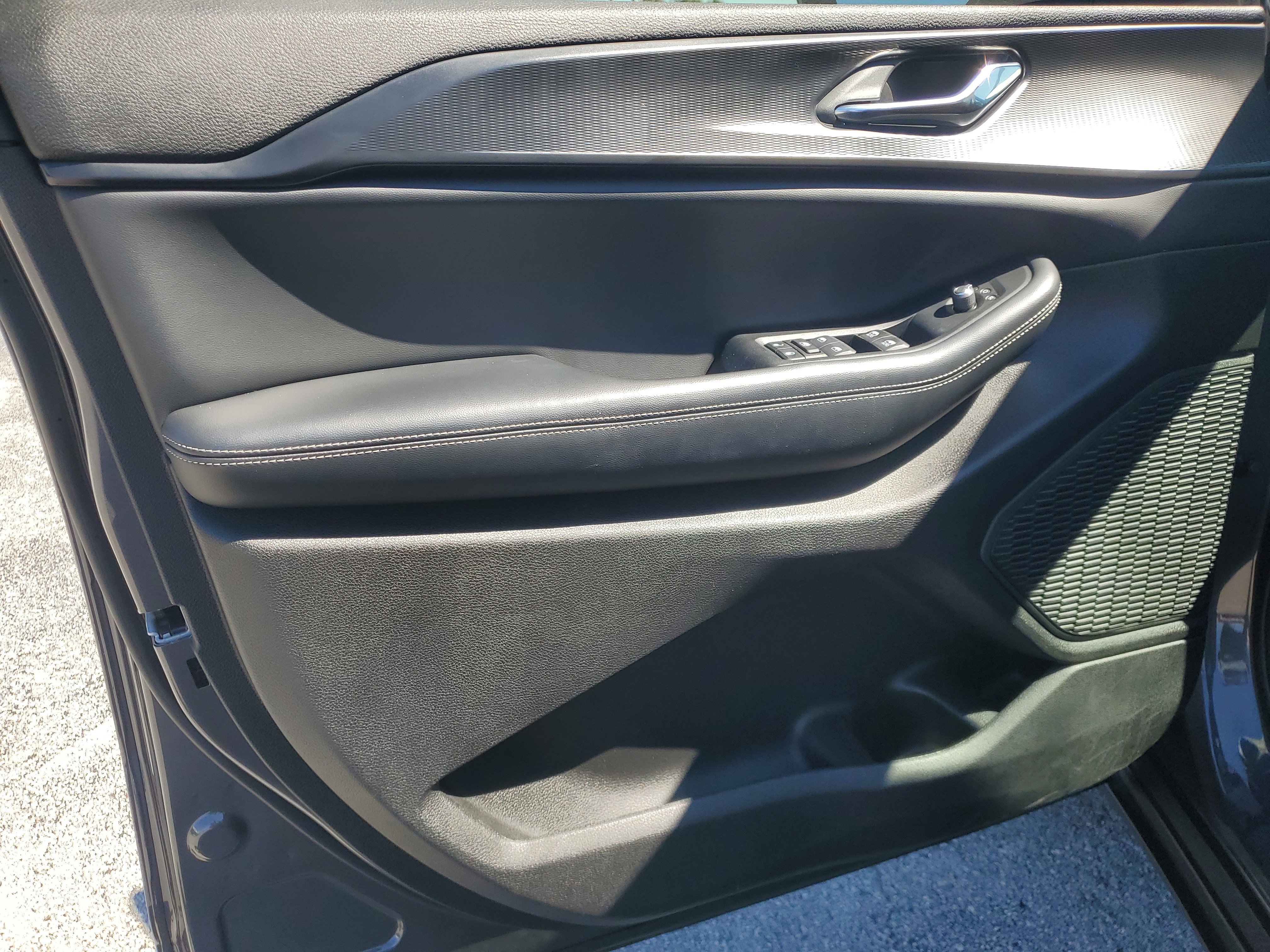 Used 2024 Jeep Grand Cherokee L Altitude image 10