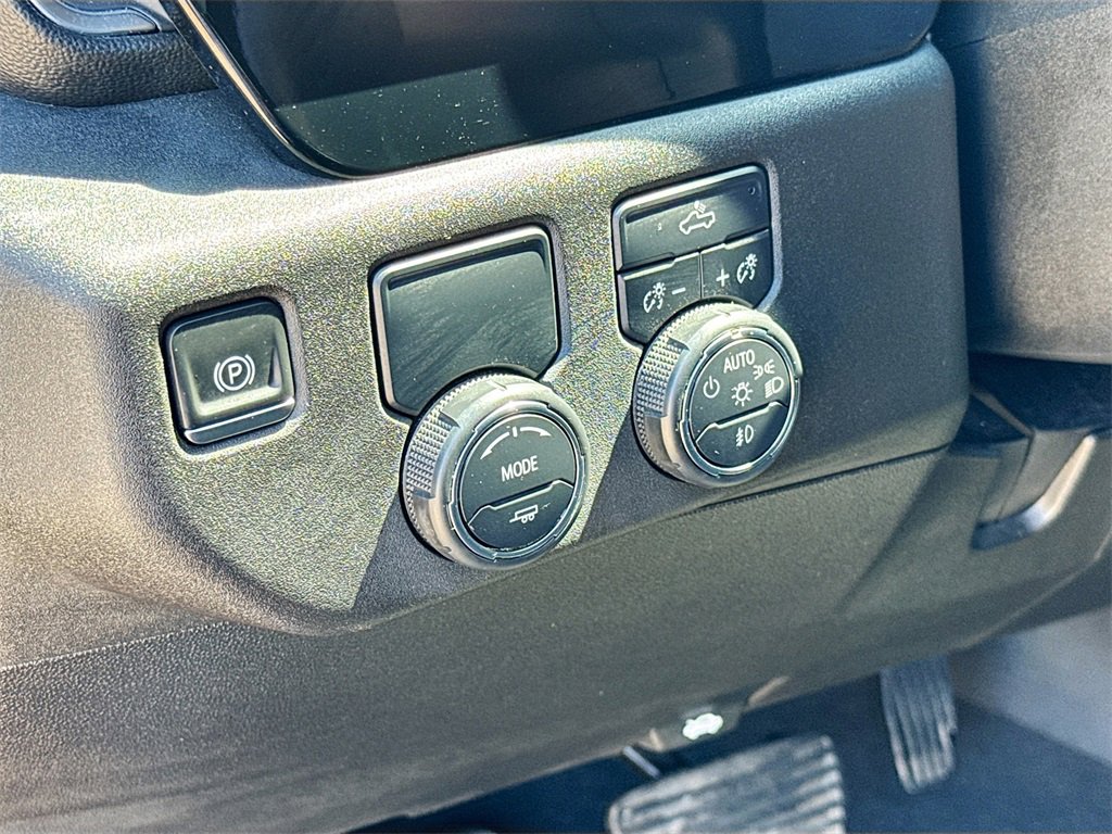 Used 2023 Chevrolet Silverado 1500 RST image 10