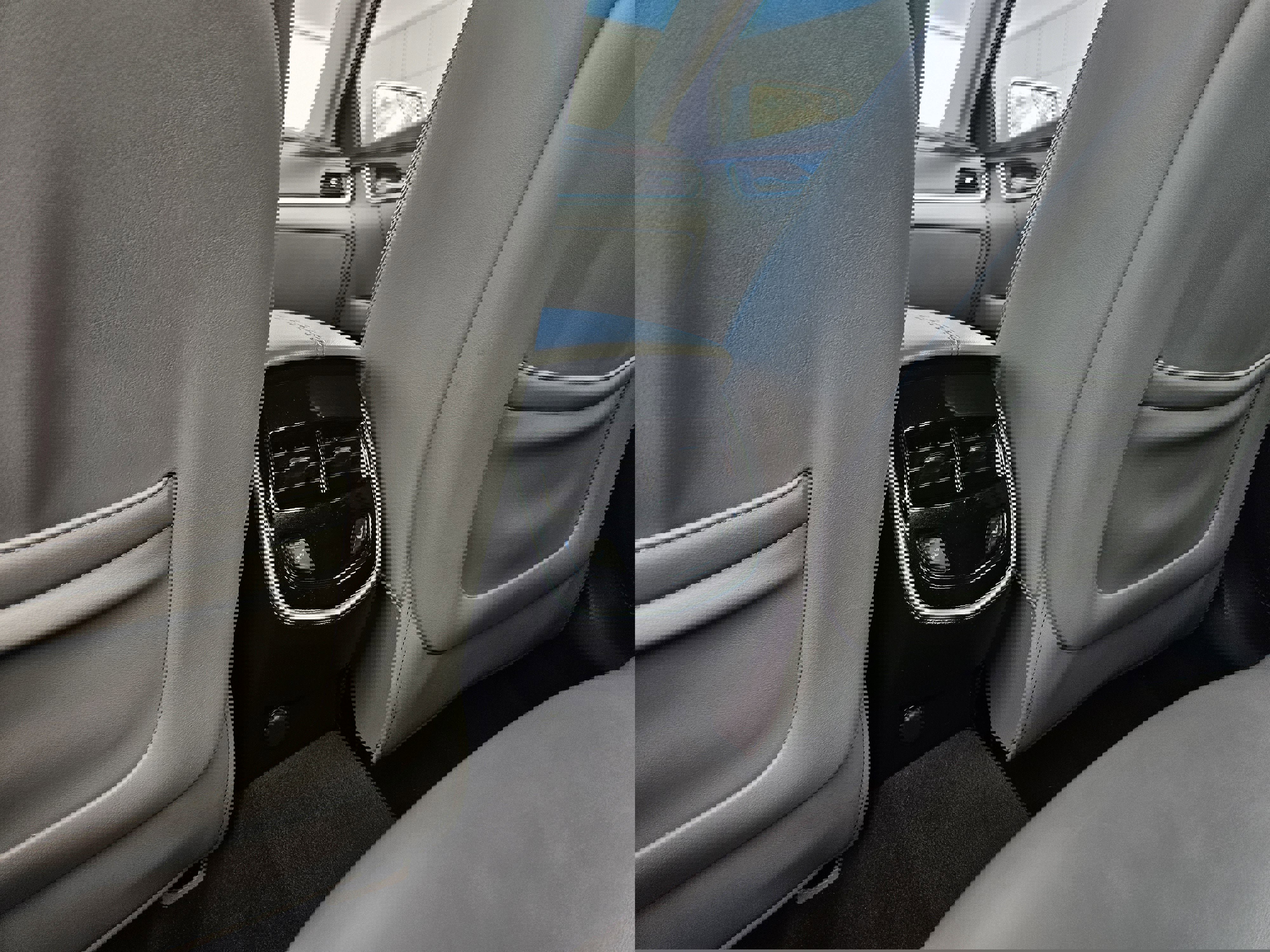 Used 2017 Cadillac XTS Luxury image 27