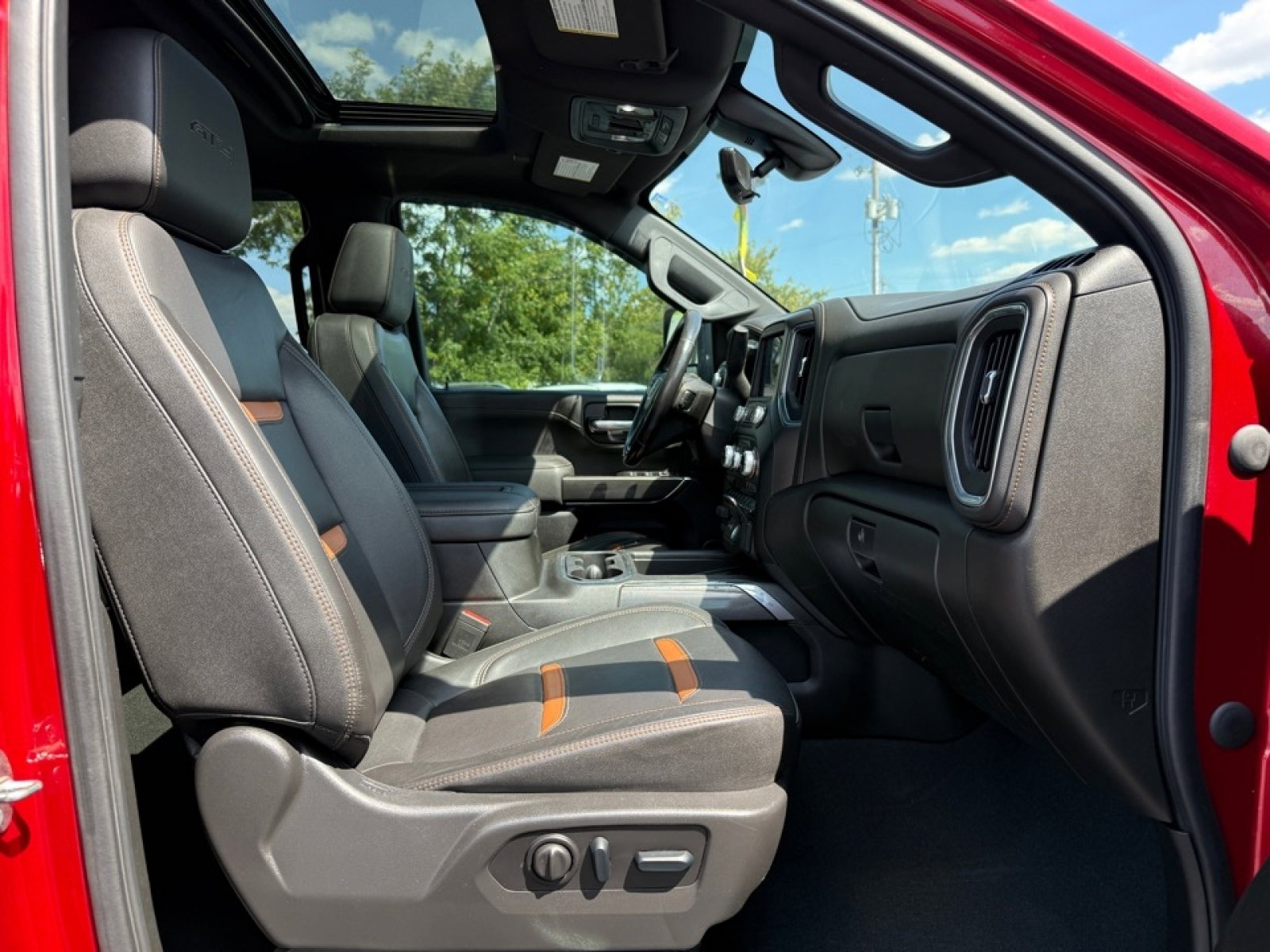 Used 2022 GMC Sierra 2500 AT4 w/ AT4 Preferred Package image 11