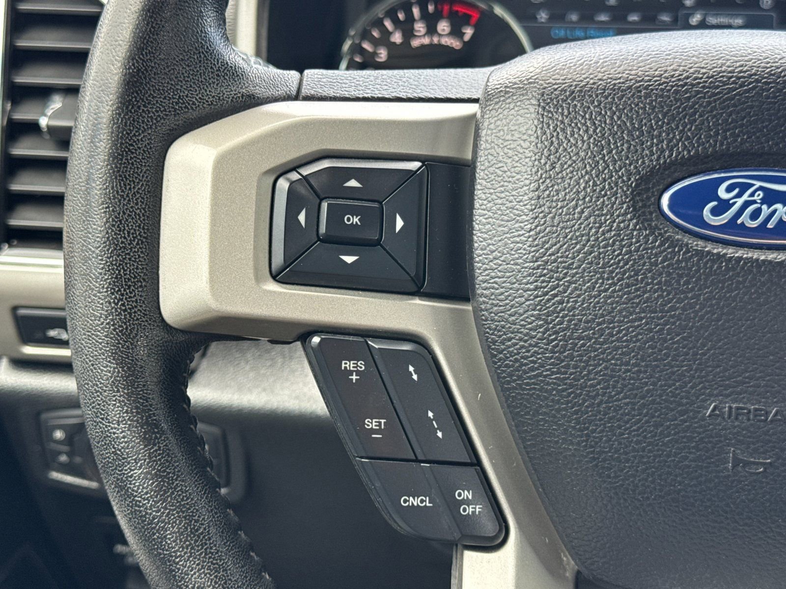 Used 2019 Ford F150 Lariat w/ Equipment Group 502A Luxury AWD/4WD image 27