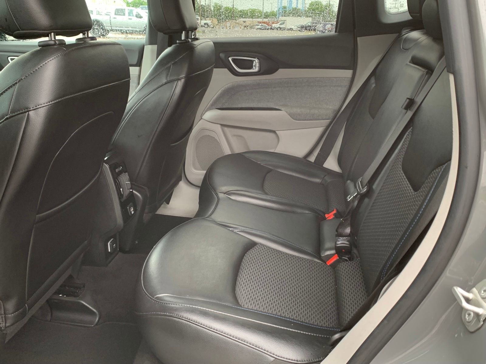 Used 2025 Ford Explorer ST w/ Sun And Sound Package AWD/4WD image 11