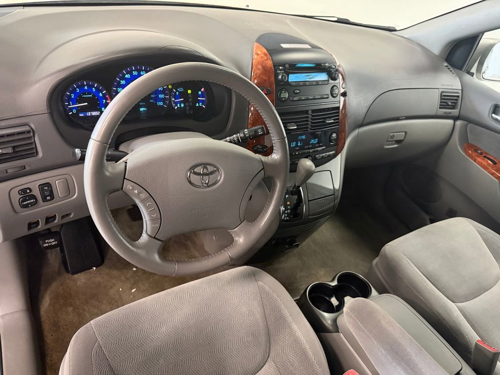 Used 2007 Toyota Sienna XLE FWD image 9