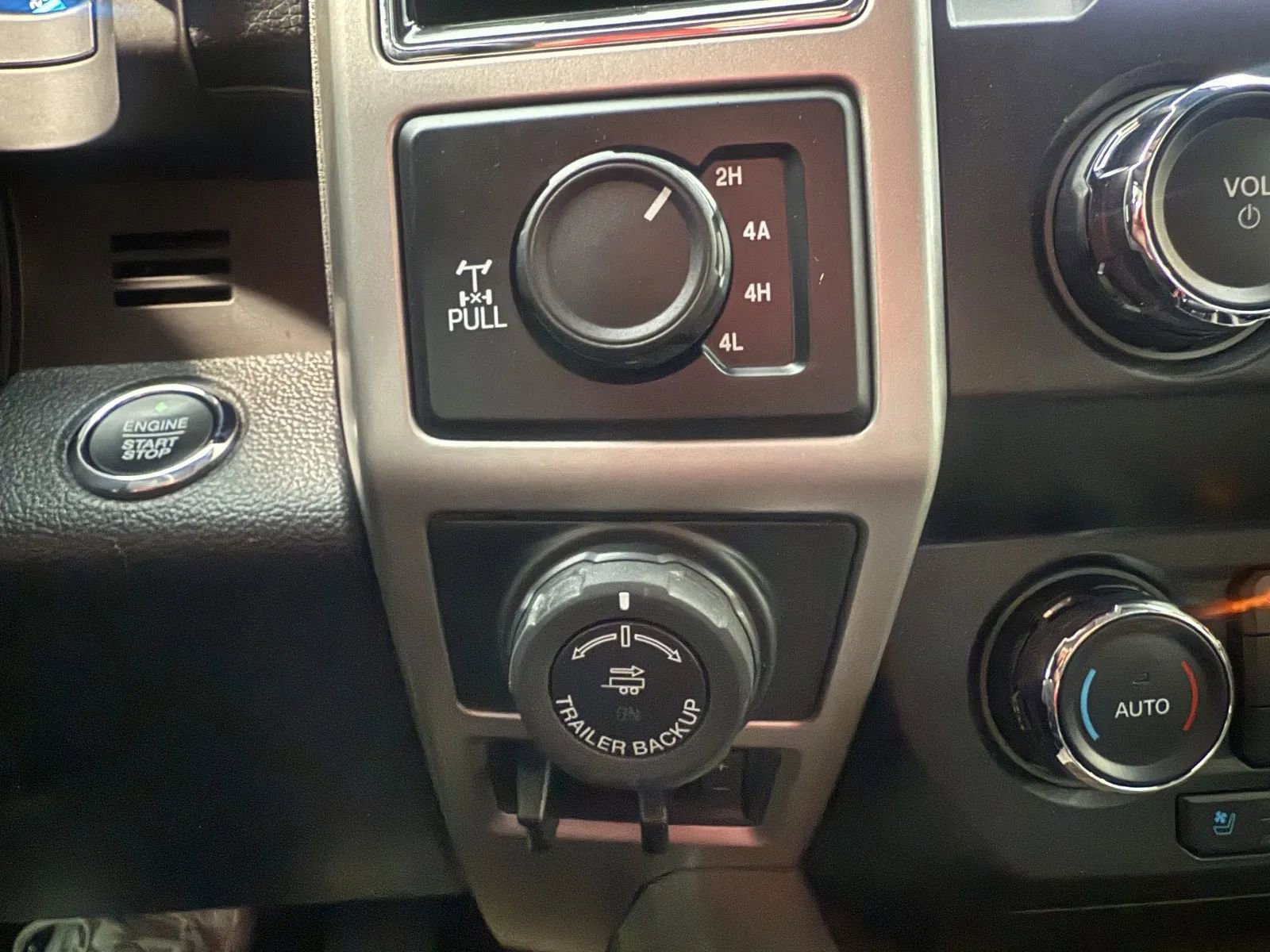 Used 2019 Ford F150 Lariat w/ Trailer Tow Package AWD/4WD image 38