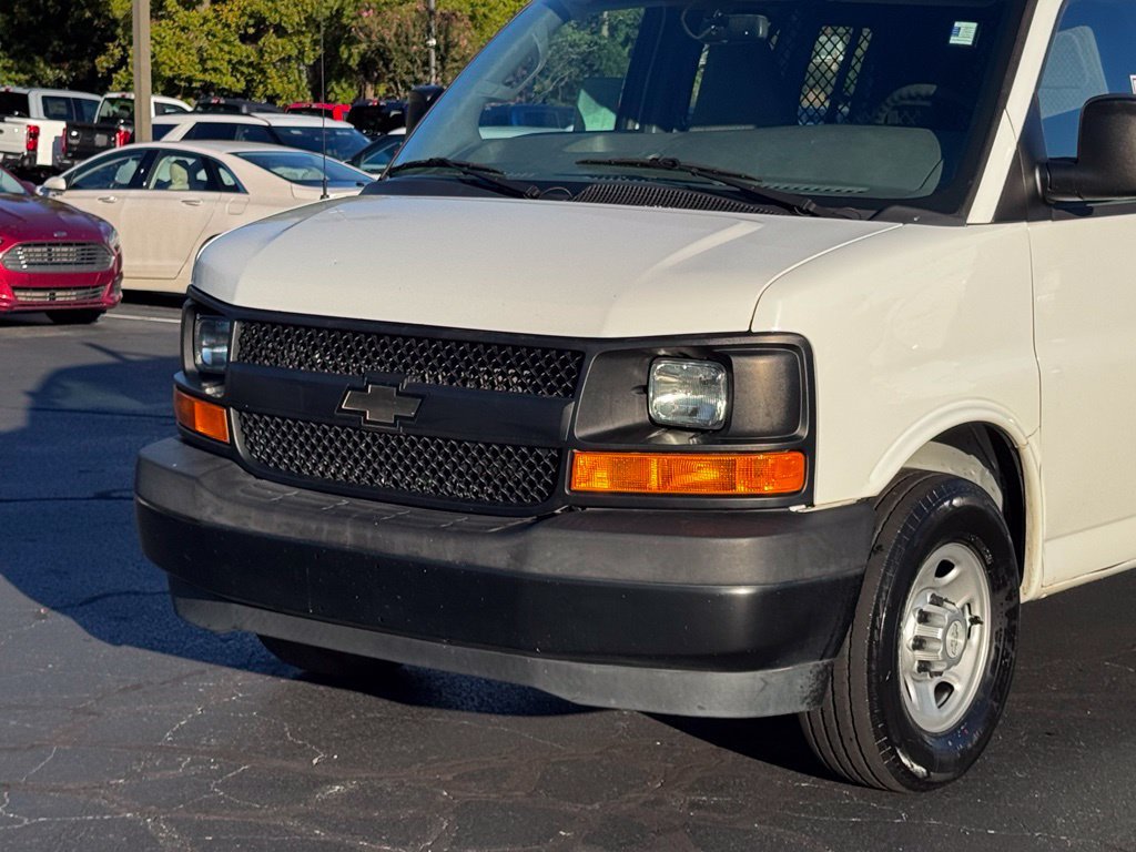 Used 2017 Chevrolet Express 2500 RWD image 25