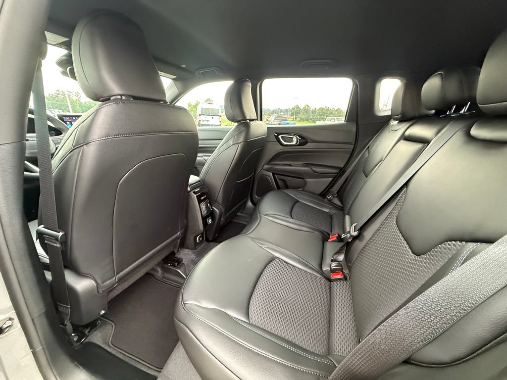 New 2026 Jeep Compass Latitude AWD/4WD image 22