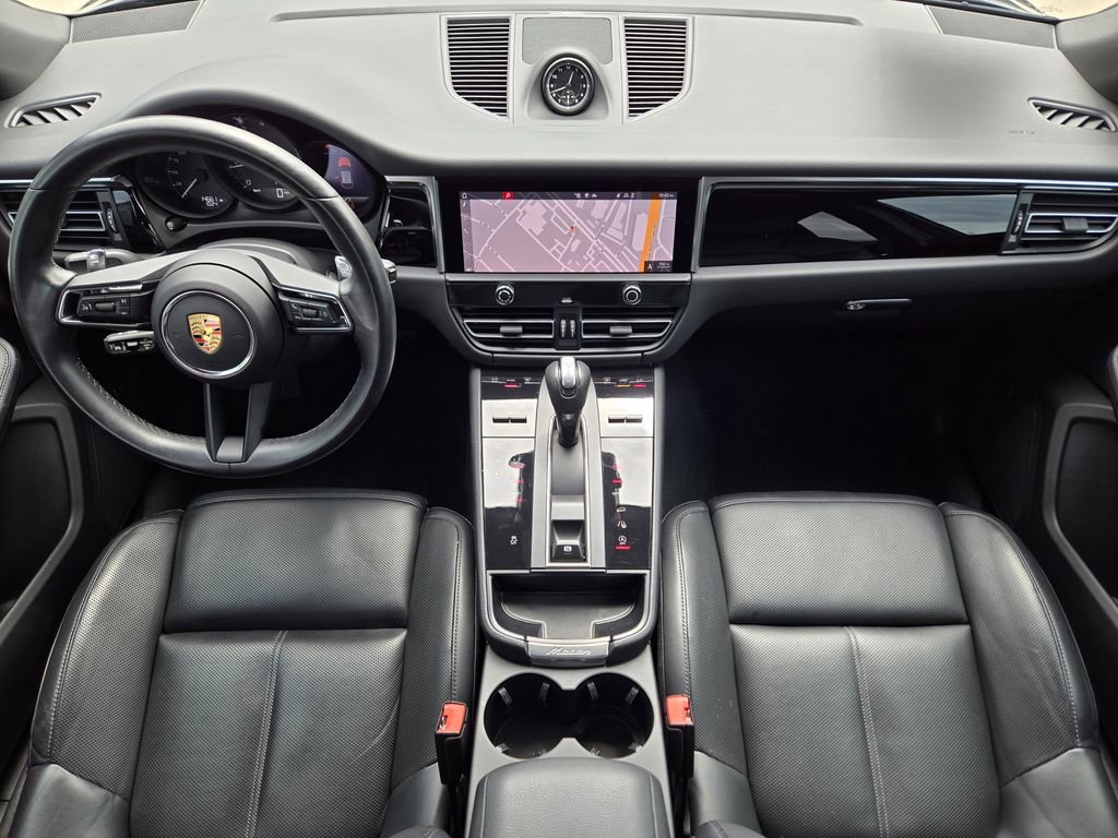 Used 2024 Porsche Macan AWD/4WD image 34
