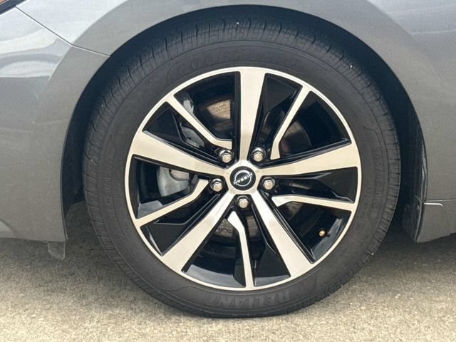 Used 2023 Nissan Maxima SV w/ Floor Mat Group FWD image 5