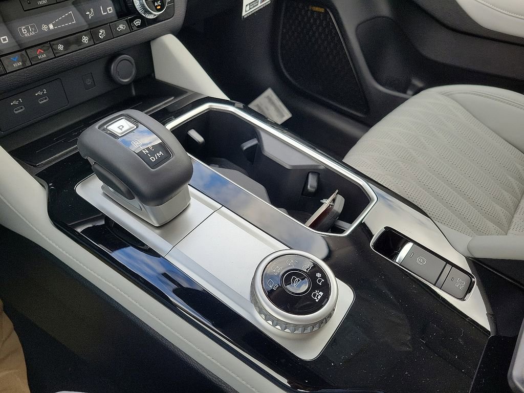 New 2025 Mitsubishi Outlander AWD image 16