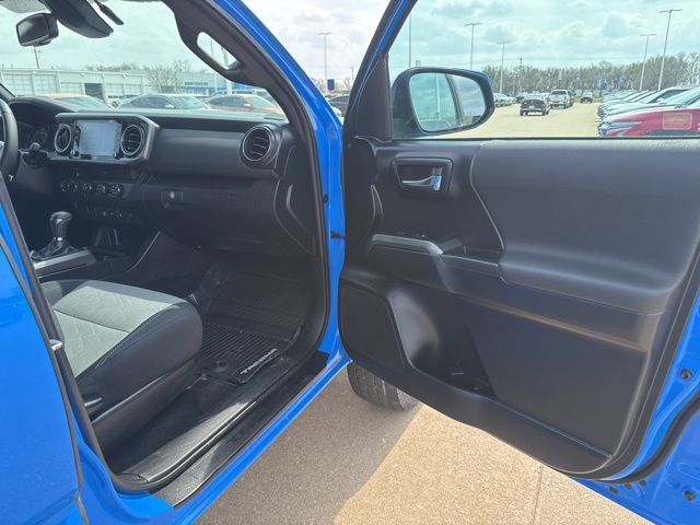 Used 2020 Toyota Tacoma TRD Off-Road image 51