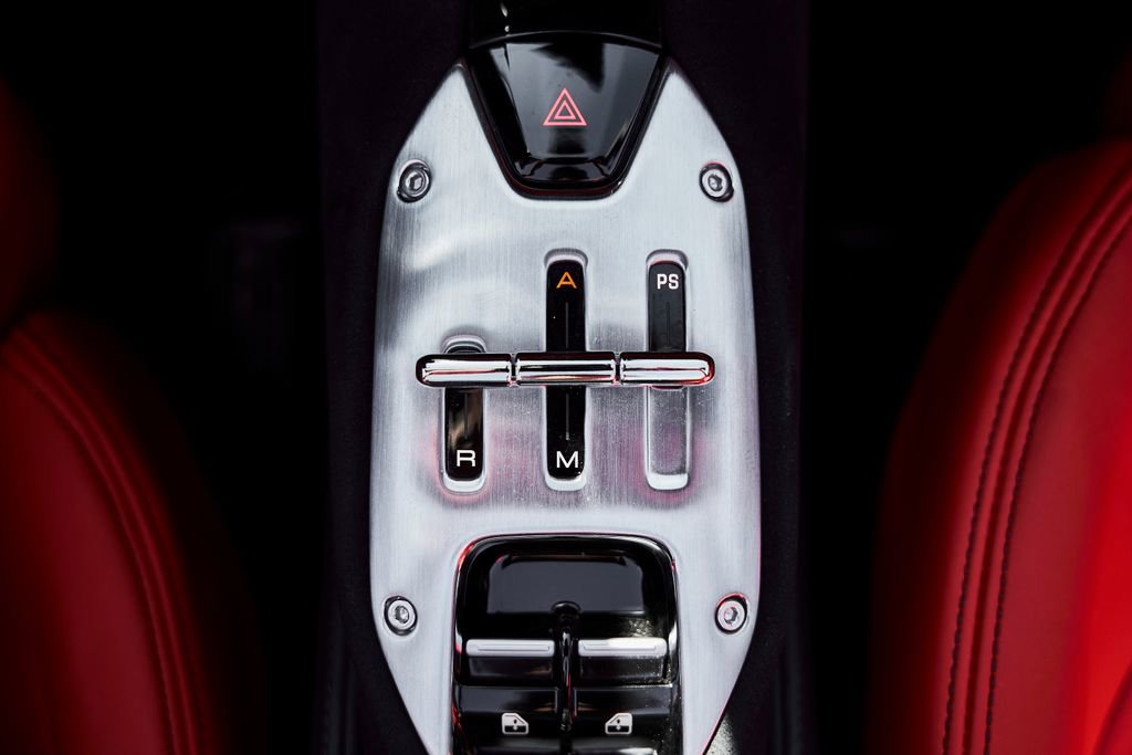 Used 2024 Ferrari SF90 Spider image 64